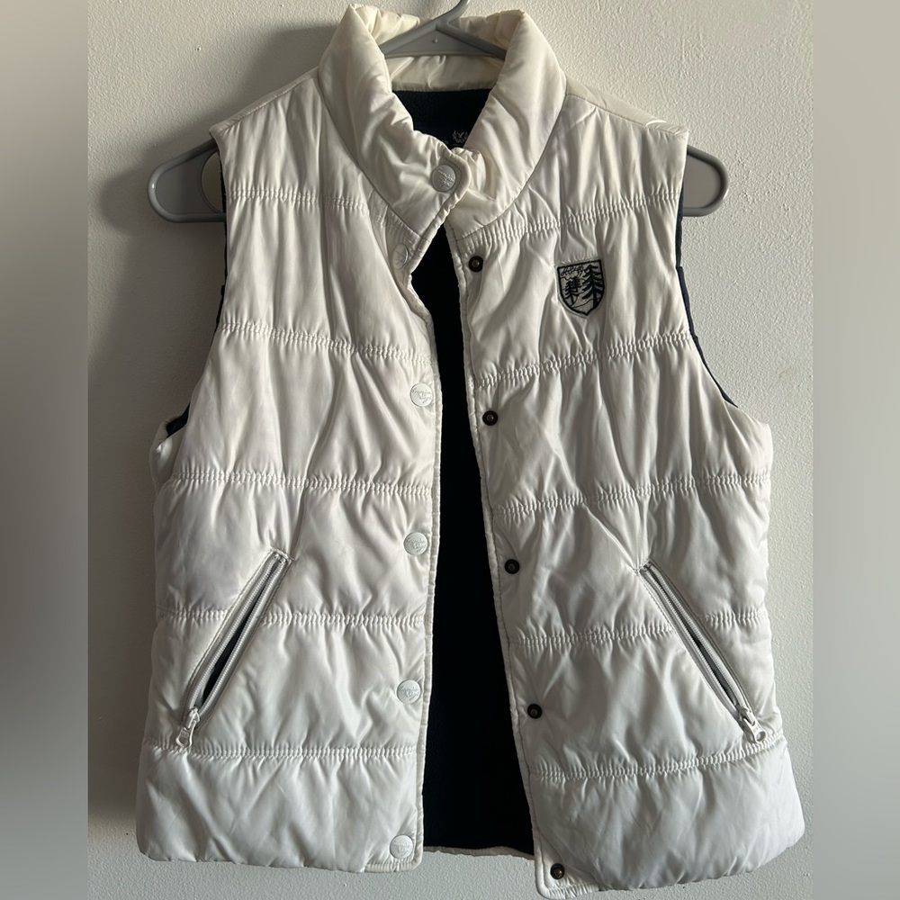 White vest: worn twice. condition: almost like New. Pet free, smoke free